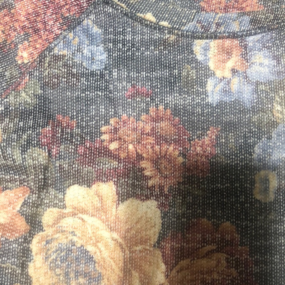 Sweater - Picture 5 of 6